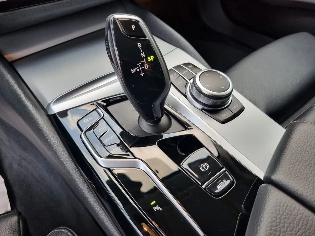 BMW 530 530d xDrive · Sport · Laser · HUD · Leder · 1. Hand – Bild 18