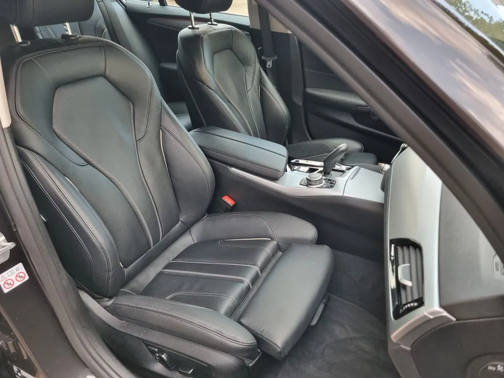 BMW 530 530d xDrive · Sport · Laser · HUD · Leder · 1. Hand – Bild 11