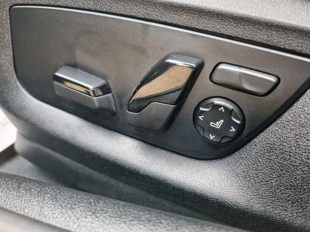 BMW 530 530d xDrive · Sport · Laser · HUD · Leder · 1. Hand – Bild 24