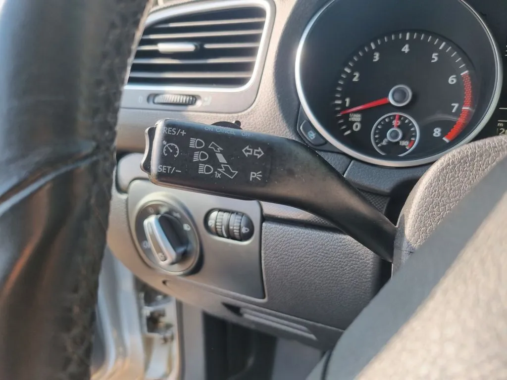 VW Golf VI Comfortline · DSG · Navi · Leder · RFK · PDC · Carpl – Bild 13