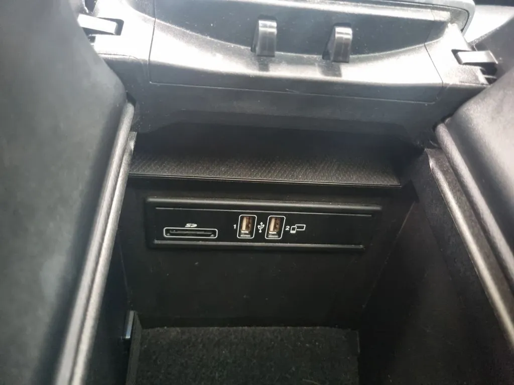 Mercedes-Benz GLC 250 GLC 250 d 4Matic · Pano · Leder · LED · AMG Line · AHK – Bild 18