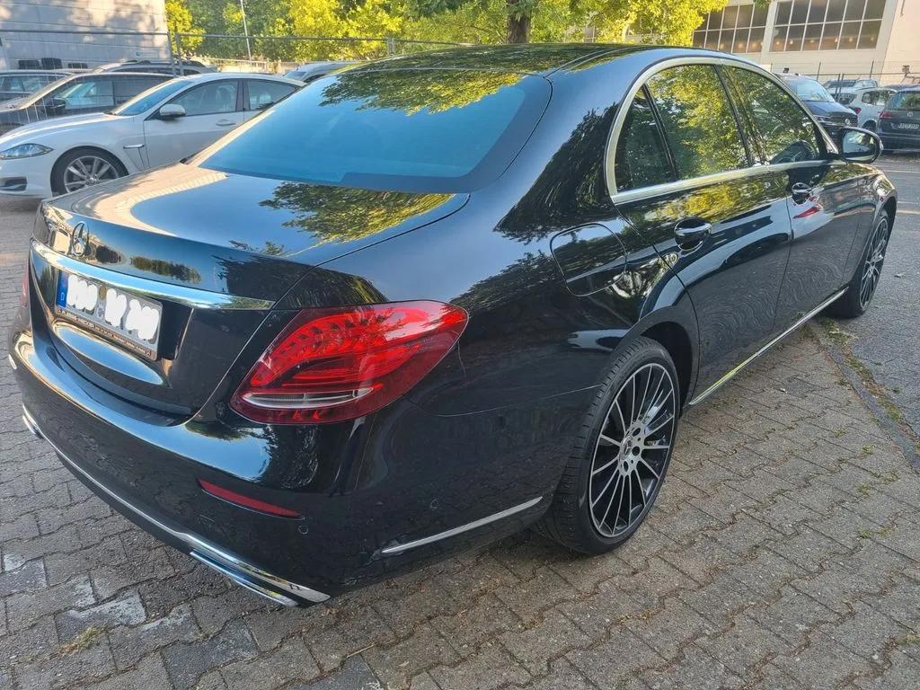 Mercedes-Benz E 220 E 220d Autom. · Exclusive · Navi · Kam · Sitzh · Standh – Bild 3