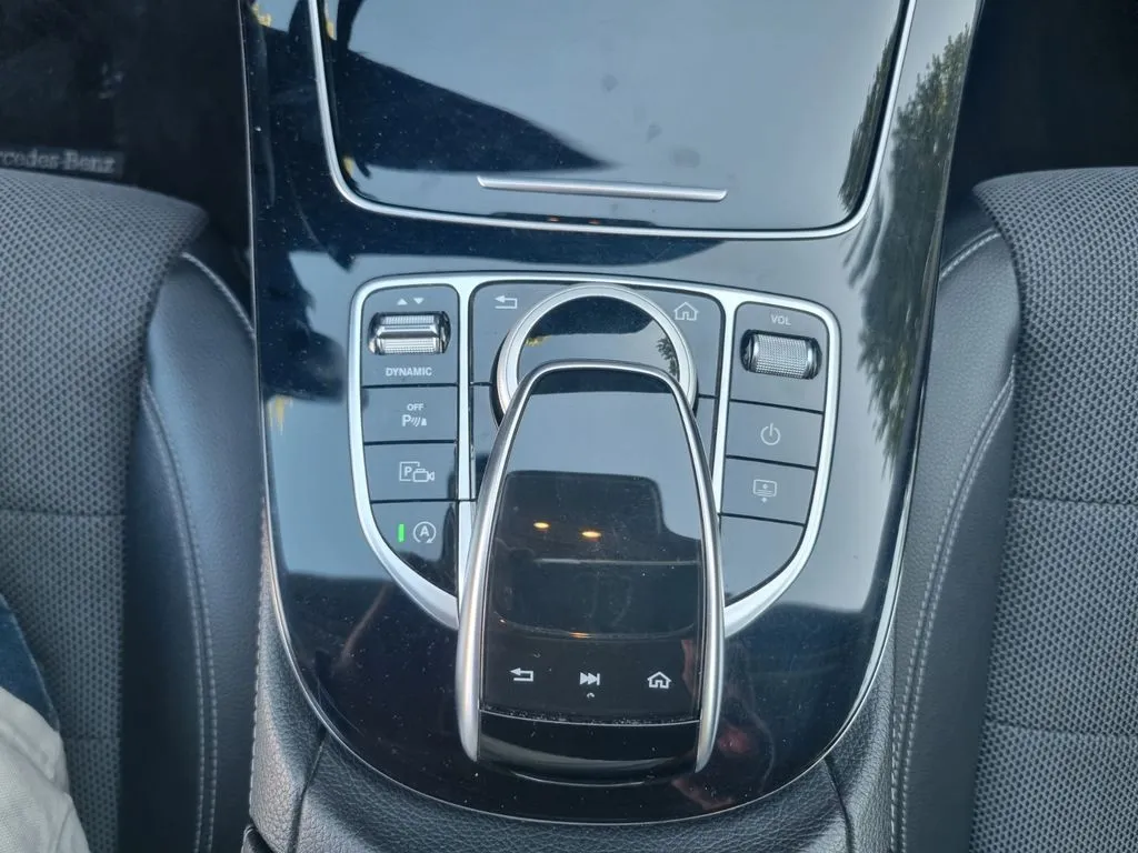 Mercedes-Benz E 220 E 220d Autom. · Exclusive · Navi · Kam · Sitzh · Standh – Bild 11