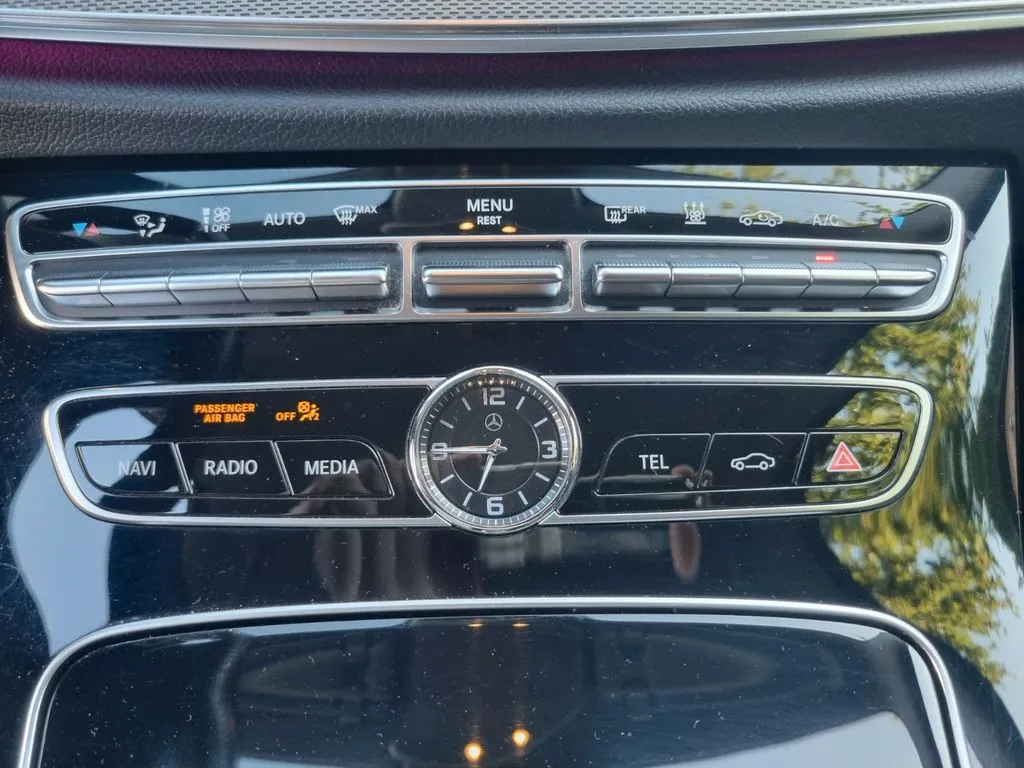 Mercedes-Benz E 220 E 220d Autom. · Exclusive · Navi · Kam · Sitzh · Standh – Bild 12