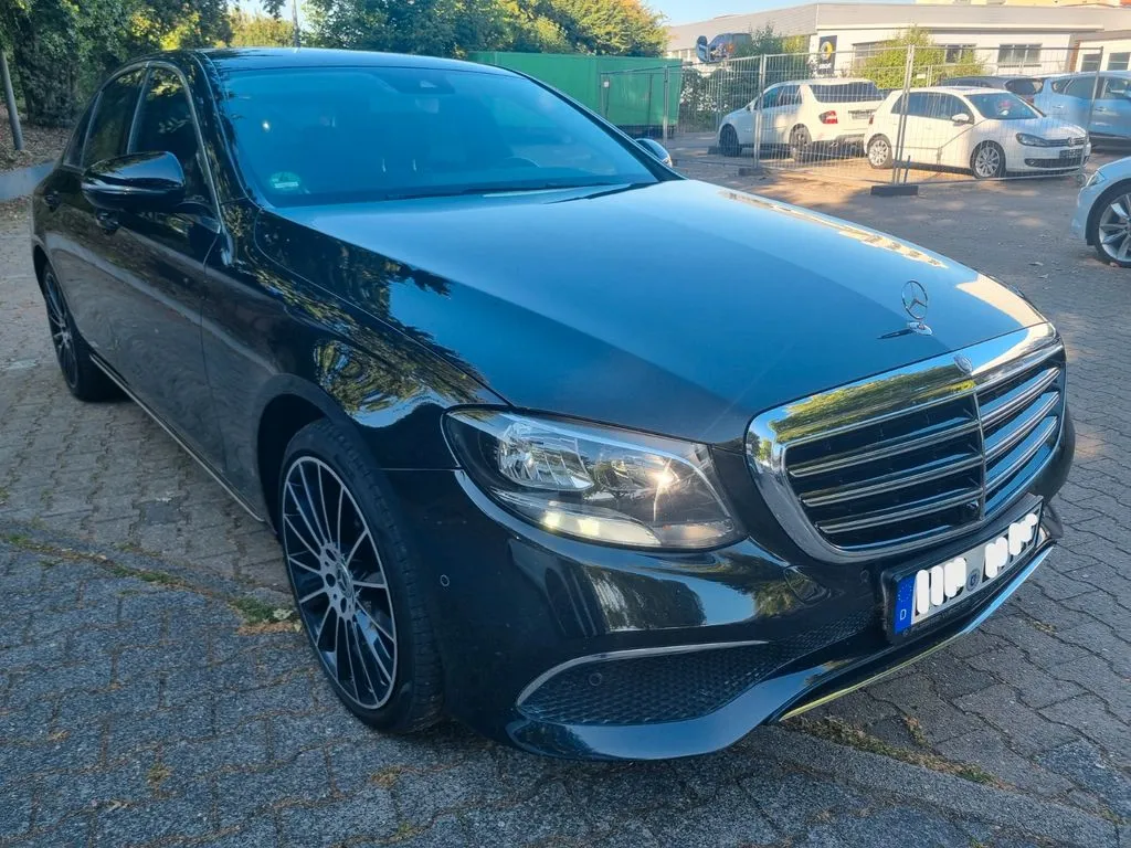Mercedes-Benz E 220 E 220d Autom. · Exclusive · Navi · Kam · Sitzh · Standh – Bild 2