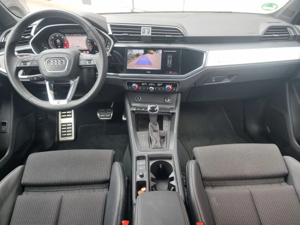 Audi Q3 Sportback 40 TDI quattro S line · LED · Pano · Auto – Bild 9