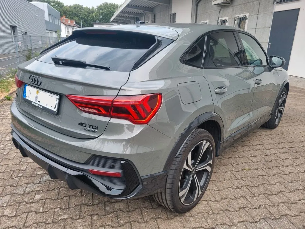 Audi Q3 Sportback 40 TDI quattro S line · LED · Pano · Auto – Bild 2