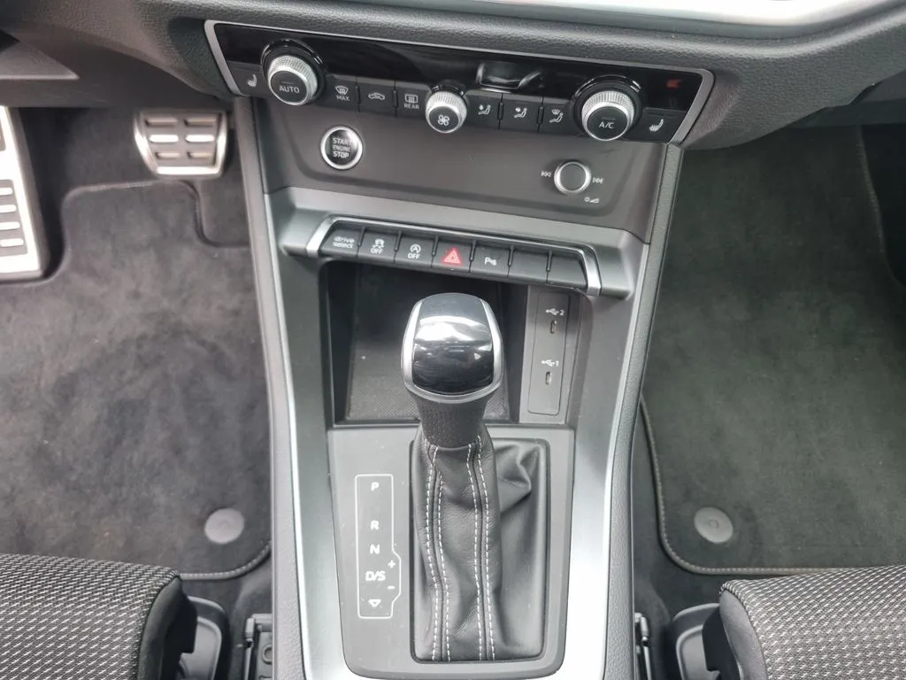 Audi Q3 Sportback 40 TDI quattro S line · LED · Pano · Auto – Bild 19